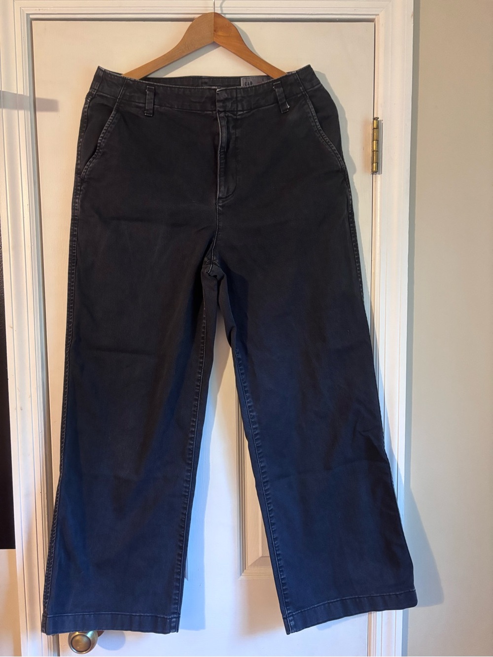 GAP Wide Leg Jeans in Washed Black